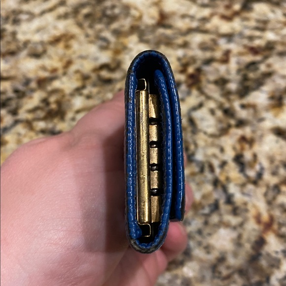 Louis Vuitton Blue Epi 4 Key Holder - with COA! - Picture 5 of 12